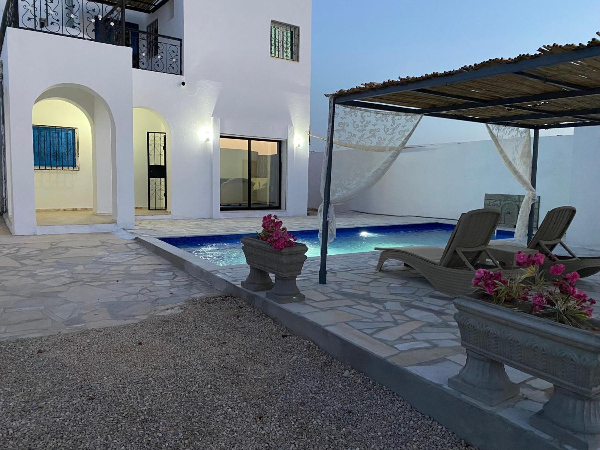 Appartement Mit 8m Swimmingpool